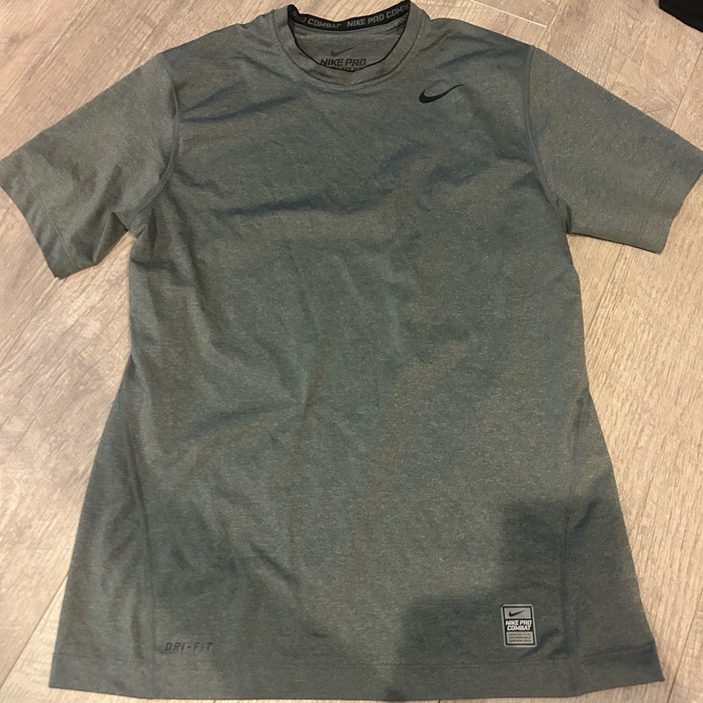 Nike Gray Short Sleeve Tees